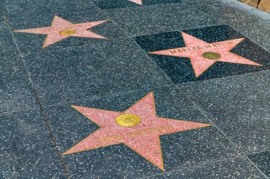 LOS ANGELES, HOLYWOOD, ABD - 29 Mart 2020: Los Angeles, California, ABD 'deki Hollywood Şöhret Yolu' nun boş yıldızı