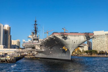 SAN DIEGO, ABD - 29 Mart 2020: Uçak gemisi USS Midway Museum, San Diego, Kaliforniya, ABD