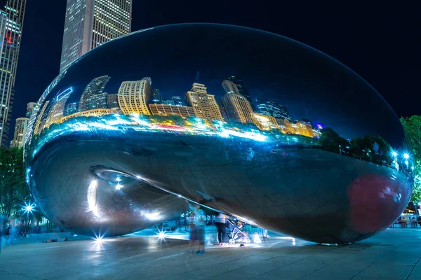 Chicago Eua Março 2020 Escultura Cloud Gate Millennium Park Noite — Fotografia de Stock