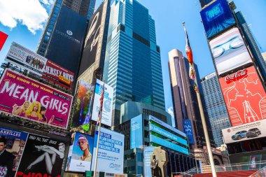 NEW YORK CITY, ABD - 15 Mart 2020: Times Square, ABD 'nin New York şehrinin bir sembolüdür