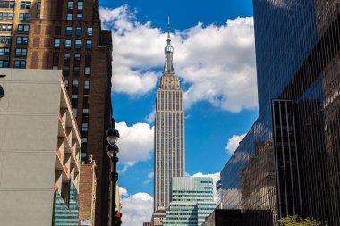 NEW YORK CITY, ABD - 15 Mart 2020: Manhattan, New York 'taki Empire State Building, ABD