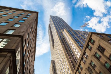 NEW YORK CITY, ABD - 15 Mart 2020: Manhattan, New York 'taki Empire State Building, ABD