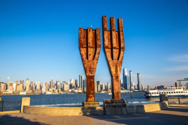 NEW JERSEY CITY, ABD - 15 Mart 2020: 9 / 11 Memorial Weehawken, New Jersey, ABD