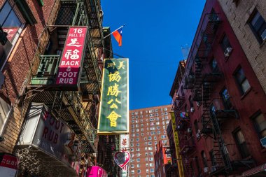 NEW YORK CITY, ABD - 29 Mart 2020: Manhattan 'da Çin Mahallesi, New York, ABD