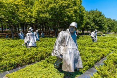 WASHINGTON DC, ABD - 29 Mart 2020: Güneşli bir günde Washington DC 'de Kore Savaş Gazileri Anıtı