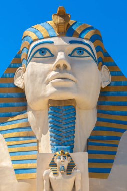 LAS VEGAS, ABD - 29 Mart 2020: Las Vegas, Nevada, ABD 'deki Luxor Hotel ve Kumarhanesi
