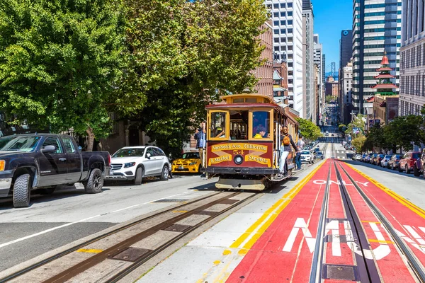 サンフランシスコ アメリカ 2020年3月29日 米国カリフォルニア州サンフランシスコのケーブルカー — ストック写真