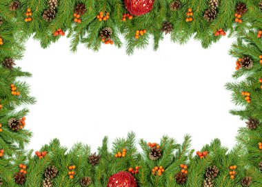 Beyaz arka planda izole edilmiş toplar ve dekorasyonlarla Noel arkaplanı