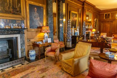 COUNTY DURHAM, İngiltere - 16 AĞUSTOS 2025: County Durham, İngiltere 'deki Raby Castle' ın Lüks Tarihi İçi