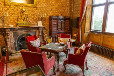 COUNTY DURHAM, İngiltere - 16 AĞUSTOS 2025: County Durham, İngiltere 'deki Raby Castle' ın Lüks Tarihi İçi