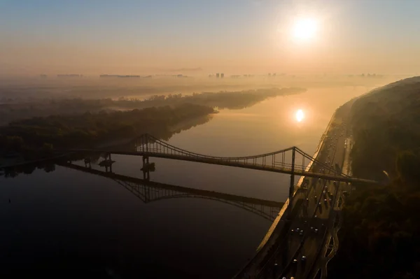 Luchtfoto Van Het Sunrise Van Park Voetgangersbrug Linkeroever Van Kiev — Stockfoto