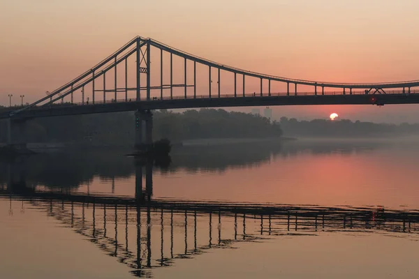 Sunrise Utsikt Över Park Gångbron Och Dnjepr Floden Morgonen Kiev — Stockfoto