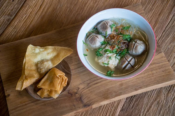 Zuppa Bakso Indonesiano Popolare Con Tagliatelle Polpette Soia Servite Con — Foto Stock