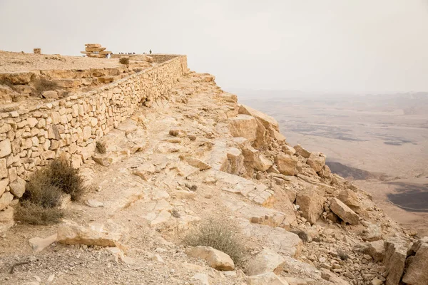 Mitzpe Ramon Negev çöl Ramon Crater kenarı