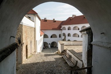 Mukachevo Palanok Kalesi'nin ikinci iç avlusu, Ukrayna