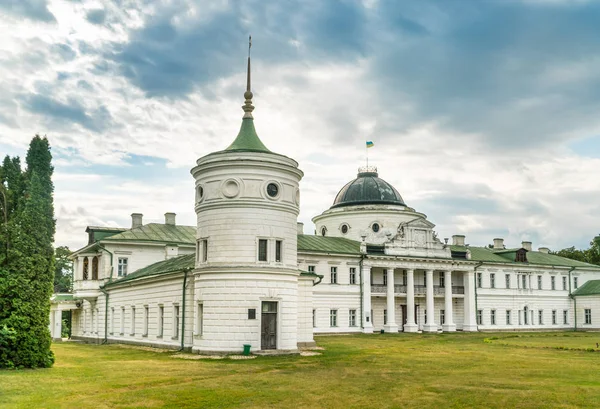 Palais à Kachanivka (Kachanovka) réserve naturelle nationale, Chern — Photo