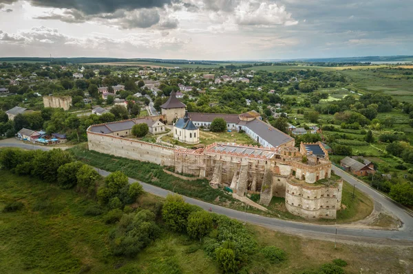 乌克兰梅德日比兹的中世纪堡垒鸟瞰图. — 图库照片