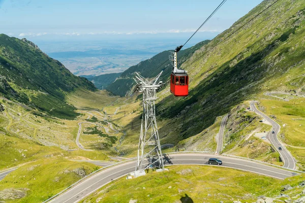 stock image Cable car to Balea Lake and a view on a famous Transfagarasan R