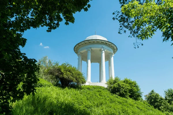 Sommer Ansicht Der Nische Der Nähe Galaganiv Palace Sokyryntsi Nationalpark — Stockfoto