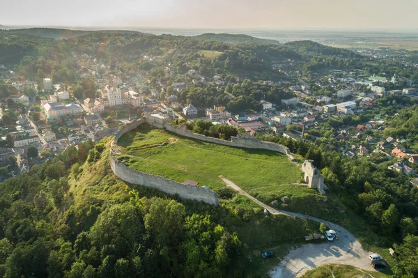 クレムリン町 テルノピル地域 ウクライナの丘の上に位置クレメンツ城遺跡の空中ビュー ウクライナの旅行先と歴史的建造物 — ストック写真