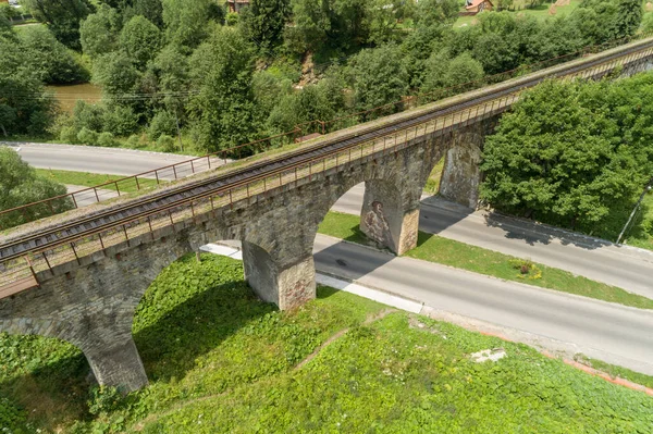 Flygfoto Över Järnvägen Viadukt Vorokhta Karpaterna Berg Ukraina Resor Till — Stockfoto