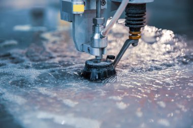 CNC su jeti kesme makinesi modern endüstriyel teknoloji.