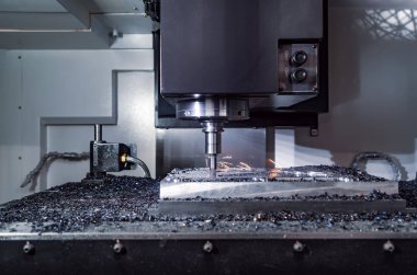 Metal işleme Cnc freze tezgahı. Kesme metal modern işleme teknolojisi. Küçük derinlik-in tarla. -Zorlu koşullarında çekim otantik uyarı. Biraz tahıl ısırdı ve belki bulanık.