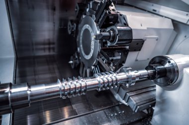 Metal işleme Cnc freze tezgahı. Kesme metal modern işleme teknolojisi. Küçük derinlik-in tarla. -Zorlu koşullarında çekim otantik uyarı. Biraz tahıl ısırdı ve belki bulanık.
