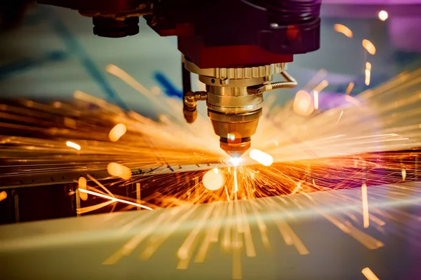 Cnc Taglio Laser Metallo Moderna Tecnologia Industriale Piccola Profondità Campo — Foto Stock