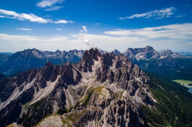 Ulusal Doğa Parkı Tre Cime Dolomites Alplerinde. İtalya 'nın güzel doğası.