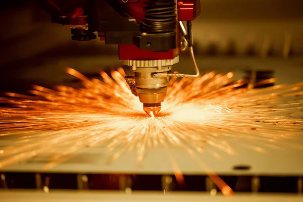 Cnc Taglio Laser Metallo Moderna Tecnologia Industriale Piccola Profondità Campo — Foto Stock