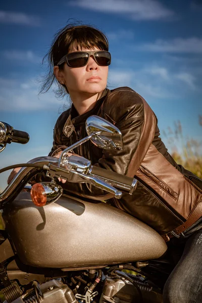 Biker Girl Leather Jacket Sunglasses Sitting Motorcycle — Stock Photo, Image