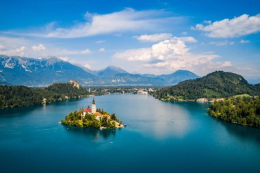 Slovenya - havadan görünümü resort Lake Bled.