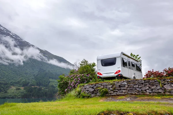 Familienurlaub Reisemobil Urlaubsreise Wohnmobil Caravan Auto Urlaub Schöne Natur Norwegen — Stockfoto