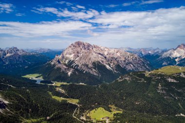 Ulusal Doğa Parkı Tre Cime Dolomites Alplerinde. İtalya 'nın güzel doğası.