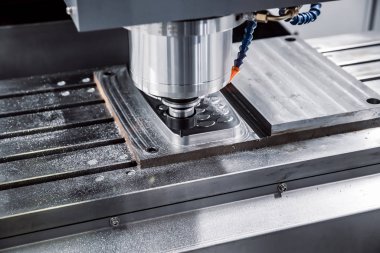 Metal işleme Cnc freze tezgahı. Kesme metal modern işleme teknolojisi. Küçük derinlik-in tarla. -Zorlu koşullarında çekim otantik uyarı. Biraz tahıl ısırdı ve belki bulanık.