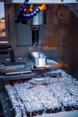 Metal işleme Cnc freze tezgahı. Kesme metal modern işleme teknolojisi. Küçük derinlik-in tarla. -Zorlu koşullarında çekim otantik uyarı. Biraz tahıl ısırdı ve belki bulanık.