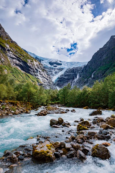 美しい自然ノルウェーの自然景観 Kenndalsbreen — ストック写真