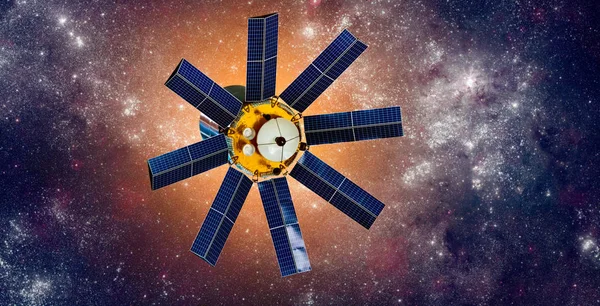 Satélite Espacial Orbitando Tierra Sobre Sol Estelar Fondo Elementos Esta —  Fotos de Stock