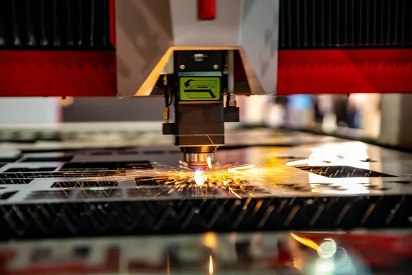 Cnc Laser Skärning Metall Modern Industriteknik Ett Litet Skärpedjup Varning — Stockfoto