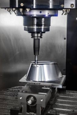 Metal işleme Cnc freze tezgahı. Kesme metal modern işleme teknolojisi. Küçük derinlik-in tarla. -Zorlu koşullarında çekim otantik uyarı. Biraz tahıl ısırdı ve belki bulanık.