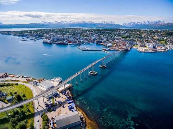 大西洋の道または大西洋の道 世紀のノルウェー建設 としてタイトルを授与されて 観光ルートとして分類される道 航空写真 — ストック写真