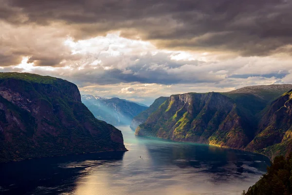 Güzel Doğa Norveç Doğal Peyzaj Stegastein Uyanık — Stok fotoğraf