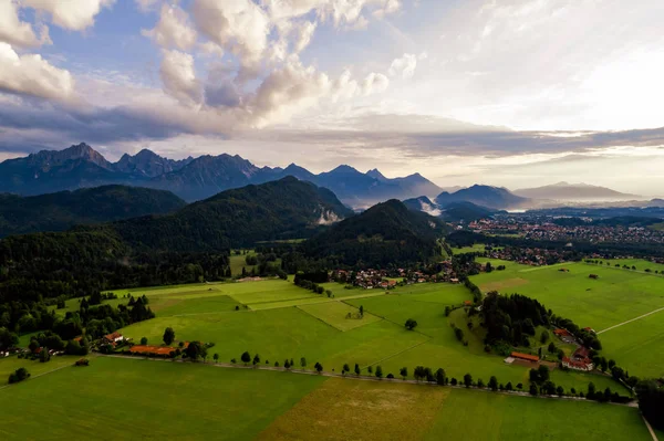 Panorama del atardecer aéreo Forggensee y Schwangau, Alemania , — Foto de Stock