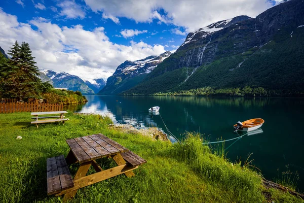 Lovatnet lago Hermosa naturaleza Noruega . —  Fotos de Stock