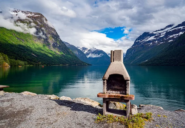 Lovatnet озеро красива природа Норвегії. — стокове фото