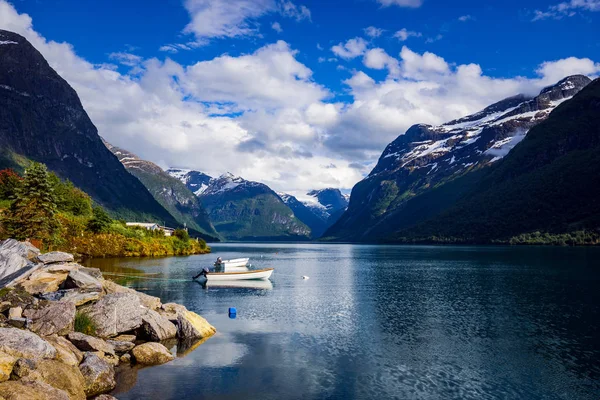 Lovatnet lago Hermosa naturaleza Noruega . —  Fotos de Stock