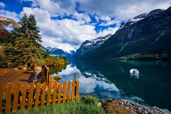 Lovatnet lago bela natureza Noruega . — Fotografia de Stock