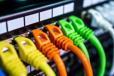 Renkli telekomünikasyon renkli Ethernet kablosu bağlı