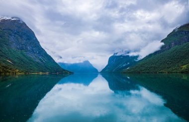 lovatnet göl güzel doğa Norveç.